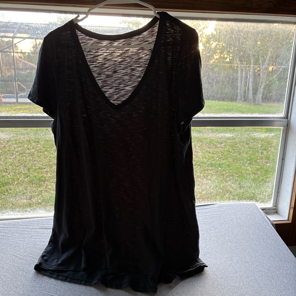 Women's Black V-Neck Short Sleeve Tee